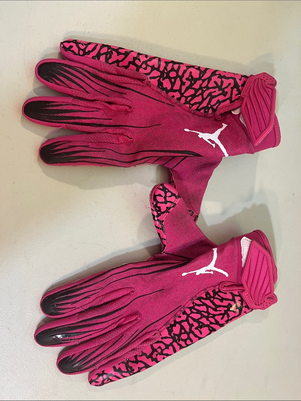 Jordan Women's Hot Pink & Black Athletic Gloves